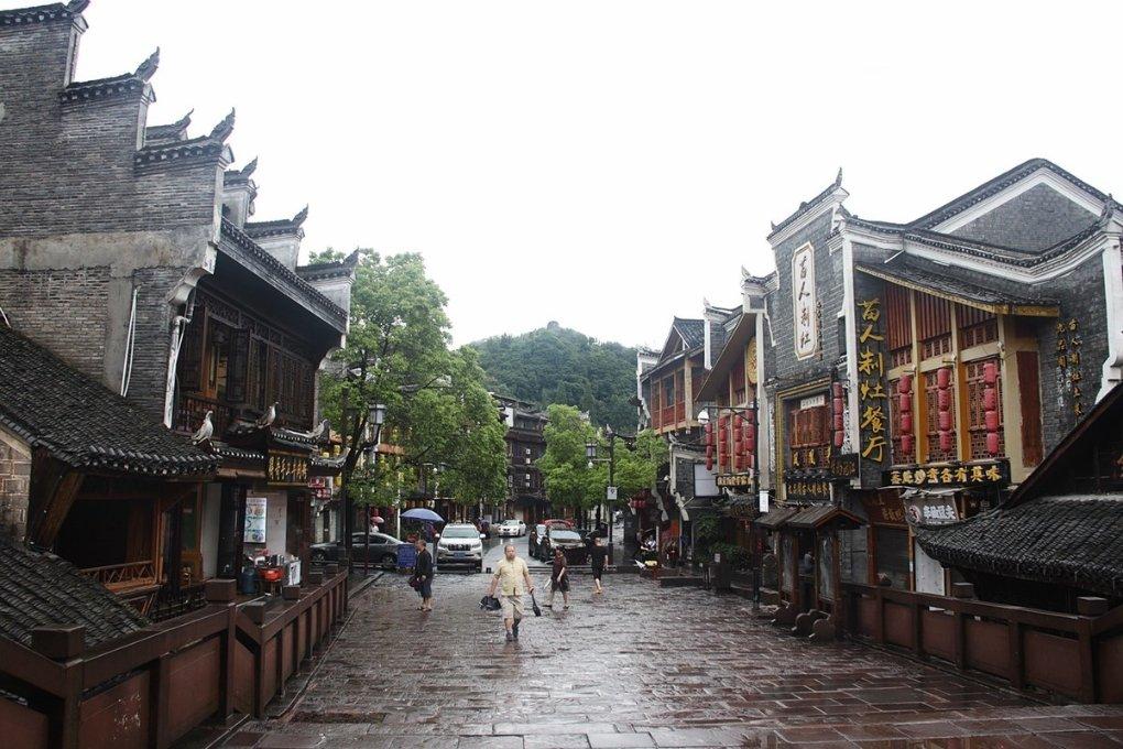 逃离荒凉的地方