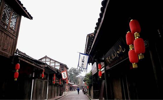 逃离霍比特人洞屋